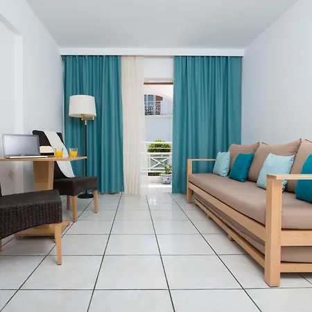 Bitzaro Palace Kalamákion