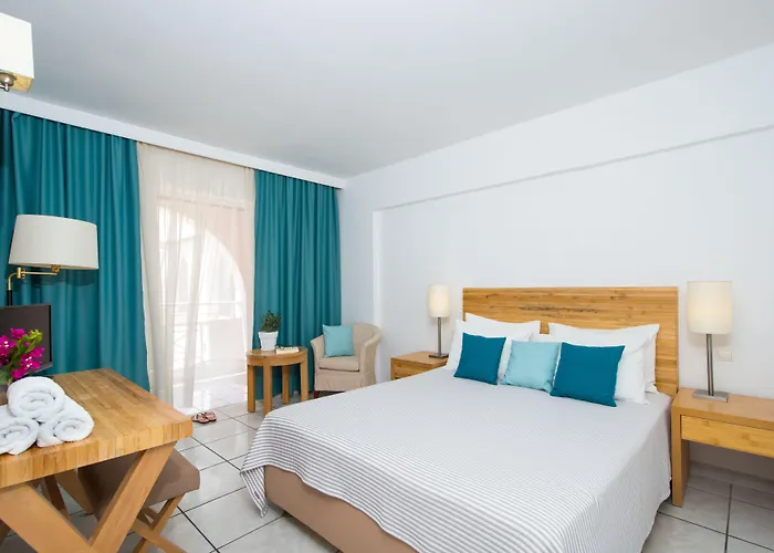 Bitzaro Palace 3*