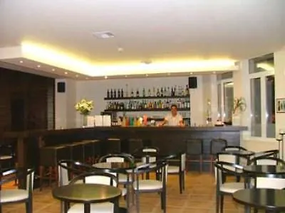 比特扎罗宫殿酒店 3*
