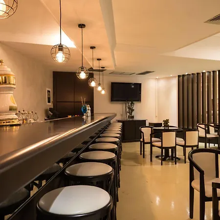 比特扎罗宫殿酒店 3* Kalamákion